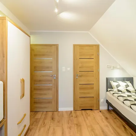 ファームステイ Srebrny Klon ビトゥフ